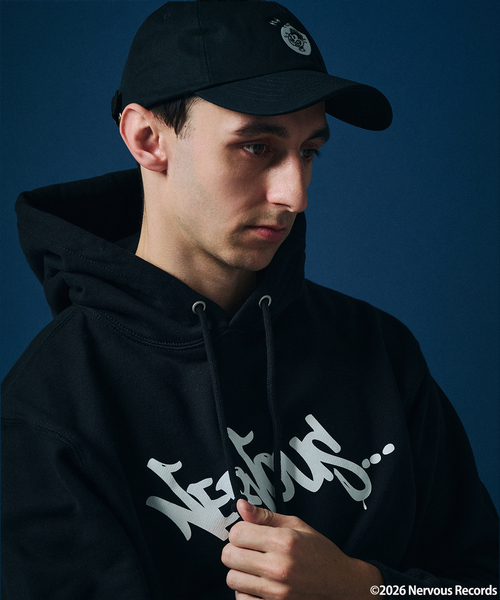 JOURNAL STANDARD（ジャーナルスタンダード）の「Nervous Records / ナーヴァス・レコーズ × JOURNAL STANDARD フーディ（パーカー・メンズ・ブラック・MEDIUM/LARGE/X-LARGE）」の6枚目の写真