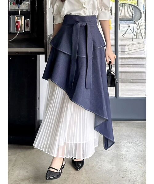 dazzlin（ダズリン）の「アシメティアードプリーツスカート（スカート・レディース・アイボリー/インディゴブルー/チャコールグレー・MEDIUM/SMALL）」の3枚目の写真