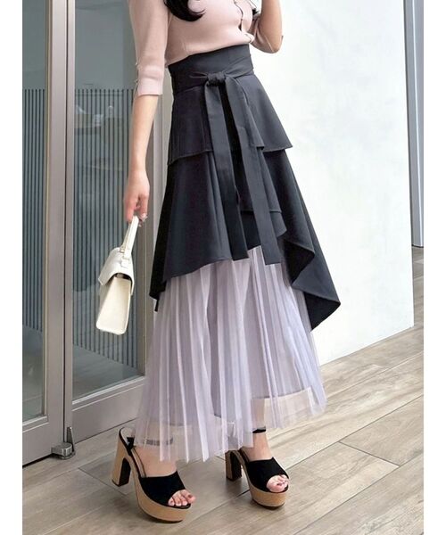 dazzlin（ダズリン）の「アシメティアードプリーツスカート（スカート・レディース・アイボリー/インディゴブルー/チャコールグレー・MEDIUM/SMALL）」の4枚目の写真