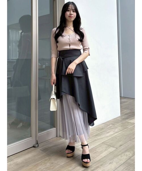 dazzlin（ダズリン）の「アシメティアードプリーツスカート（スカート・レディース・アイボリー/インディゴブルー/チャコールグレー・MEDIUM/SMALL）」の5枚目の写真