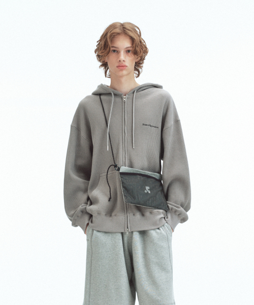 Rest&Recreation(レストアンドレクリエーション)の「NET SACOCHE BAG - GREY(メッセンジャーバッグ・メンズ・その他・ONE)」の3枚目の写真