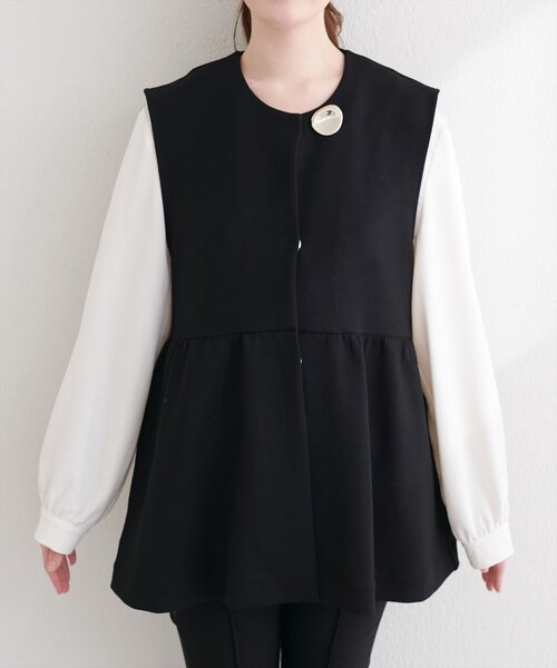 natural couture（ナチュラルクチュール）の「ダンボールペプラムベスト（ベスト・レディース・ブラック/グレイッシュベージュ/ネイビー・FREE）」の11枚目の写真