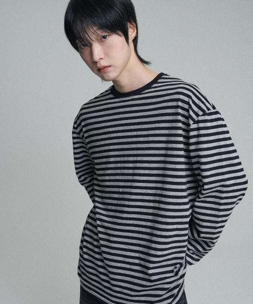 MOOVN(ムブン)の「オーバーサイズストライプロングスリーブTシャツグレー(Tシャツ/カットソー・メンズ・その他・SMALL/MEDIUM/LARGE)」の11枚目の写真