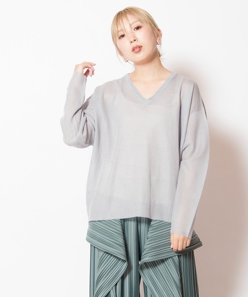 OSMOSIS（オズモーシス）の「シアーバックタックニットプルオーバー（ニット/セーター・レディース・ライトグレー/レッド/グリーン/ブラック・ONE SIZE）」の2枚目の写真