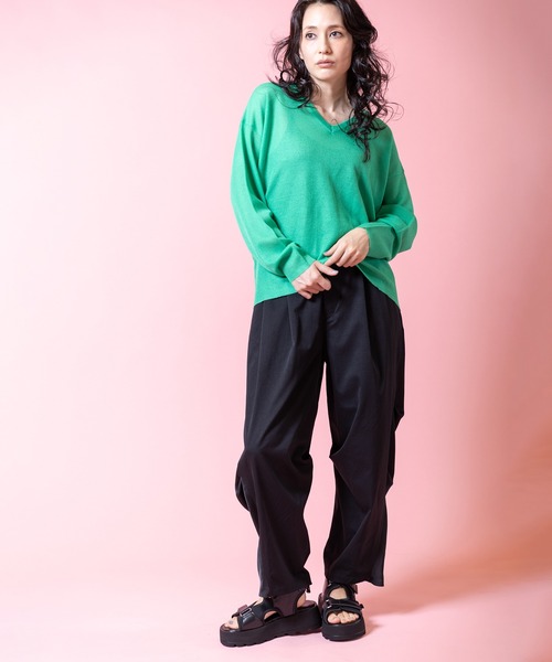 OSMOSIS（オズモーシス）の「シアーバックタックニットプルオーバー（ニット/セーター・レディース・ライトグレー/レッド/グリーン/ブラック・ONE SIZE）」の5枚目の写真