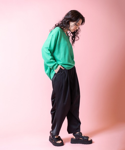 OSMOSIS（オズモーシス）の「シアーバックタックニットプルオーバー（ニット/セーター・レディース・ライトグレー/レッド/グリーン/ブラック・ONE SIZE）」の6枚目の写真