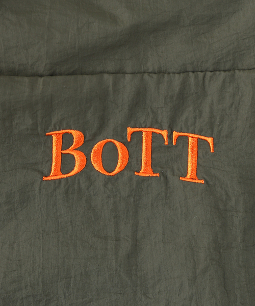 BOTT(ボット)の「BoTT / ボット PANELED TRACK JACKET(ナイロンジャケット・メンズ・カーキ/ブラウン・MEDIUM/SMALL/LARGE)」の7枚目の写真