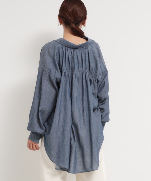 THE SHOP TK (ザ ショップ ティーケー )の「軽やかでエアリー シアーデニムシャツ(シャツ/ブラウス・レディース・ネイビー/サックスブルー・99)」の8枚目の写真