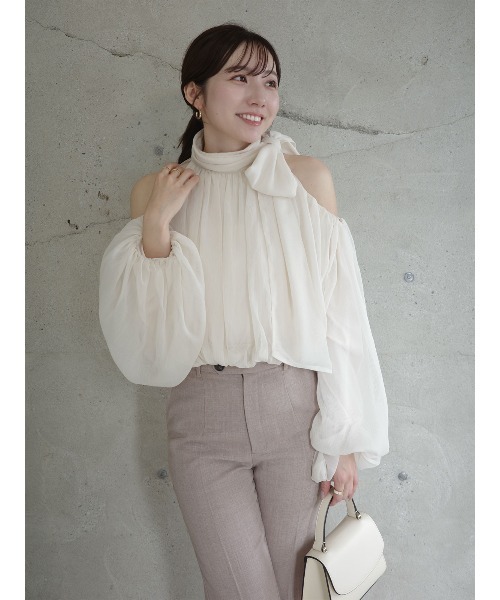 anuans（アニュアンス）の「【ZOZO限定カラー】シフォンボリュームブラウス（シャツ/ブラウス・レディース・ホワイト系その他/ブラウン/ライトベージュ/セージグリーン・FREE）」の6枚目の写真