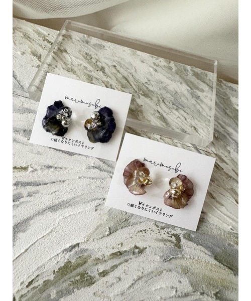 tone(トーン)の「【marumusubi】flowery.violaピアス(MA)(ピアス(両耳用)・レディース・ピンク/ブルー・FREE)」の4枚目の写真