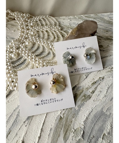 tone(トーン)の「【marumusubi】flowery.violaピアス(MA)(ピアス(両耳用)・レディース・ピンク/ブルー・FREE)」の9枚目の写真