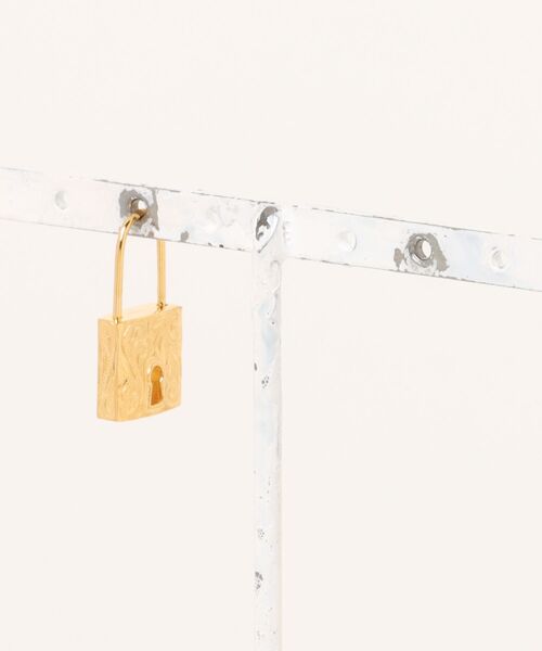 IRIEBEACH(アイリービーチ)の「2way padlock pierce/【ハワイアンジュエリー】【サージカルステンレス】【金属アレルギー対応】【IRIEBEACH / アイリービーチ】つけっぱなしOK(ピアス(片耳用)・レディース・シルバー/ピンク/ゴールド・FREE)」の12枚目の写真