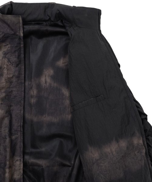 AJOBYAJO（アジョバイアジョ）の「Tie-Dye Pleats Jacket [BLACK]（ナイロンジャケット・レディース・その他・LARGE/X-LARGE）」の4枚目の写真