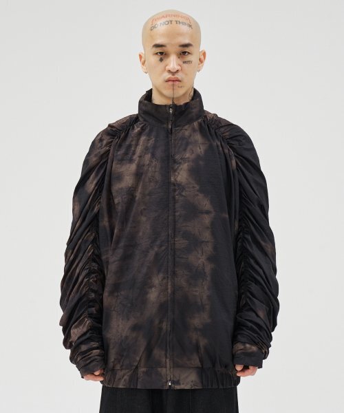 AJOBYAJO（アジョバイアジョ）の「Tie-Dye Pleats Jacket [BLACK]（ナイロンジャケット・レディース・その他・LARGE/X-LARGE）」の7枚目の写真