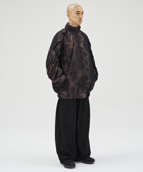 AJOBYAJO（アジョバイアジョ）の「Tie-Dye Pleats Jacket [BLACK]（ナイロンジャケット・レディース・その他・LARGE/X-LARGE）」の8枚目の写真