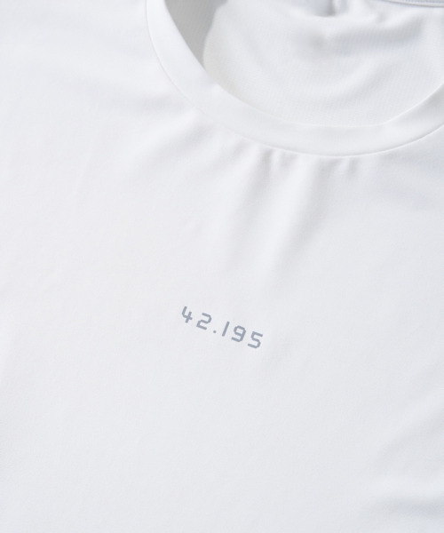 BUTTON SEOUL(ボタンソウル)の「42.195エアロテックベーススリーブレス(2カラー)(Tシャツ/カットソー・メンズ・ブラック/ホワイト・MEDIUM/LARGE/X-LARGE)」の5枚目の写真
