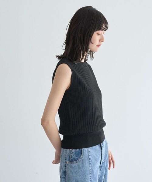 YECCA VECCA(イェッカヴェッカ)の「【マシンウォッシャブル/アンサンブル対応】ノースリーブリブニット(ニット/セーター・レディース・オフホワイト/グリーン/ブラック/イエロー・FREE)」の15枚目の写真