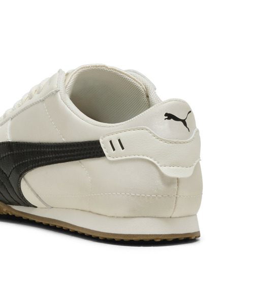 PUMA（プーマ）の「PUMA プーマ ウィメンズ ベラ UT FC スニーカー（スニーカー・レディース・ホワイト×グレー/ホワイト系その他・22.5cm/23.0cm/25.0cm/25.5cm/24.5cm/23.5cm/24.0cm）」の4枚目の写真