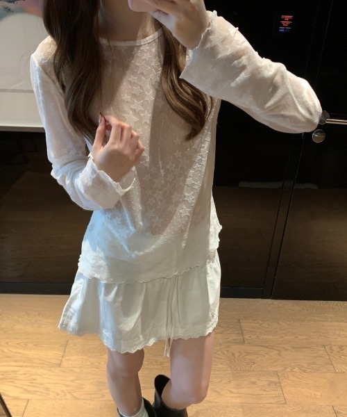 Ritzy(リッツィー)の「スタープリントシアーロングスリーブトップス(Tシャツ/カットソー・レディース・ホワイト・L/M)」の6枚目の写真