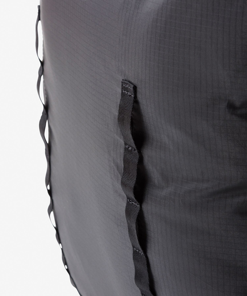 THE NORTH FACE(ザノースフェイス)の「THE NORTH FACE / ザ ノースフェイス メイフライトート 26L(トートバッグ・メンズ・ブルー/ブラック/イエロー・FREE)」の11枚目の写真