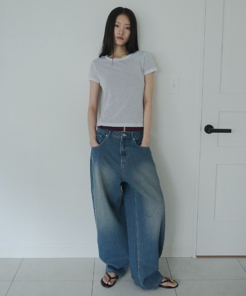FEKETE(フェケテ)の「loose wide denim / ヴィンテージワイドデニム(デニムパンツ・レディース・インディゴブルー/ライトブルー/ブルー・MEDIUM/SMALL/LARGE)」の4枚目の写真
