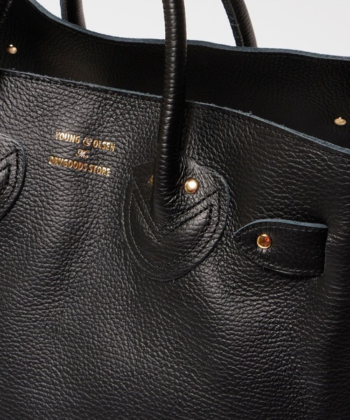 YOUNG&OLSEN The DRYGOODS STORE（ヤングアンドオルセン）の「YOUNG & OLSEN/ヤングアンドオルセン EMBOSSED LEATHER BELTED TOTE M カウレザー トートバッグ（トートバッグ・レディース・ブラウン/ベージュ/ブラック・FREE）」の14枚目の写真