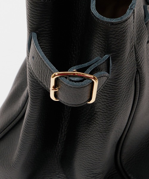 YOUNG&OLSEN The DRYGOODS STORE（ヤングアンドオルセン）の「YOUNG & OLSEN/ヤングアンドオルセン EMBOSSED LEATHER BELTED TOTE M カウレザー トートバッグ（トートバッグ・レディース・ブラウン/ベージュ/ブラック・FREE）」の16枚目の写真