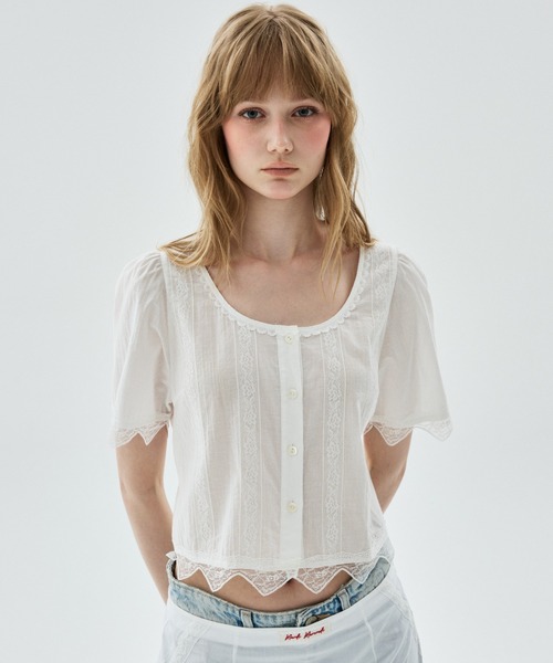 Mardi Mercredi(マルディメクルディ)の「SHEER COTTON CROPPED BLOUSE LACE / シアー コットン クロップド ブラウス レース(シャツ/ブラウス・レディース・ホワイト/ブラック・FREE)」の1枚目の写真