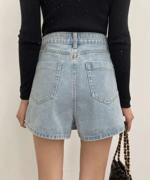 BIRTHDAY BASH(バースデイバッシュ)の「DECORATIVE DENIM SHORT PANTS(デコラティヴデニムショートパンツ)(デニムパンツ・レディース・ブルー/ダークグレー・SMALL/MEDIUM)」の5枚目の写真