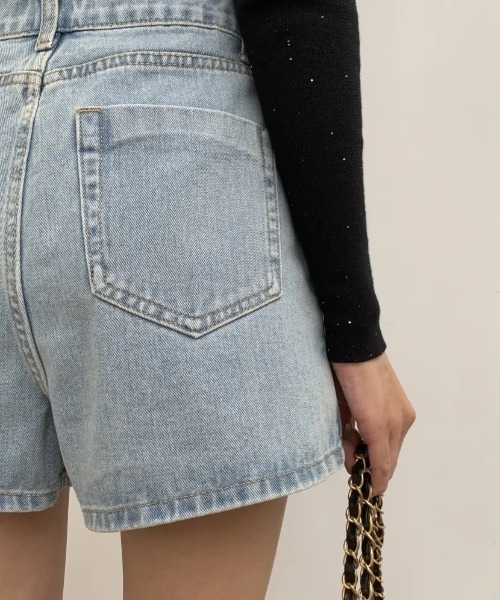 BIRTHDAY BASH(バースデイバッシュ)の「DECORATIVE DENIM SHORT PANTS(デコラティヴデニムショートパンツ)(デニムパンツ・レディース・ブルー/ダークグレー・SMALL/MEDIUM)」の6枚目の写真