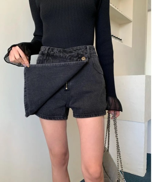 BIRTHDAY BASH(バースデイバッシュ)の「DECORATIVE DENIM SHORT PANTS(デコラティヴデニムショートパンツ)(デニムパンツ・レディース・ブルー/ダークグレー・SMALL/MEDIUM)」の10枚目の写真