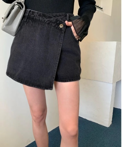 BIRTHDAY BASH(バースデイバッシュ)の「DECORATIVE DENIM SHORT PANTS(デコラティヴデニムショートパンツ)(デニムパンツ・レディース・ブルー/ダークグレー・SMALL/MEDIUM)」の13枚目の写真
