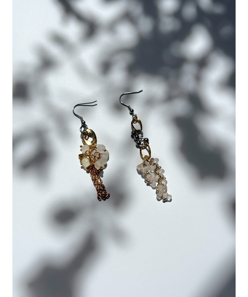 tone（トーン）の「【musk】ホワイト×ゴールドのシックカジュアルピアス(MA)（ピアス（両耳用）・レディース・ゴールド・FREE）」の7枚目の写真