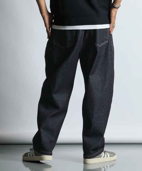 The DUFFER of ST.GEORGE（ザダファーオブセントジョージ）の「JAPAN FABRIC 5PKT BARREL DENIM PANTS：ジャパンファブリック 5ポケット バレルデニム / 国産デニム / バルーンシルエット（デニムパンツ・メンズ・ダークインディゴブルー・LARGE）」の5枚目の写真