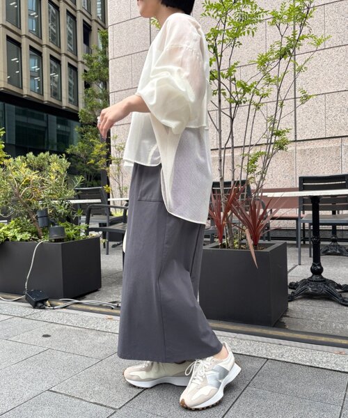 Jena espace merveilleux(ジェナ エスパスメルヴェイユ)の「バックラッフルメッシュジャケット(ベスト・レディース・ブラック/アイボリー・FREE)」の8枚目の写真