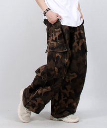 DEMARC（ドゥマーク）の「M Real Street Color Stitch Wide Cargo Track Pants Camouflage（スウェットパンツ）」
