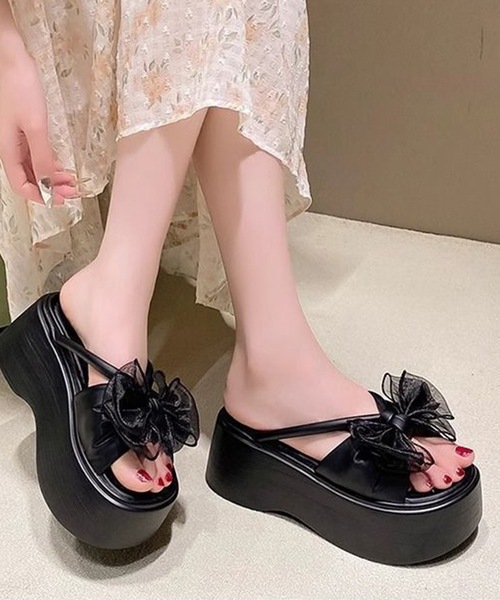 Lace Ladies(レースレディース)の「チュール リボン レザー調 ストラップ 厚底 サンダル(サンダル・レディース・ブラック/アイボリー・23cm/22.5cm/23.5cm/25cm/24.5cm/24cm)」の3枚目の写真