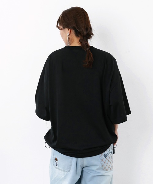 ScoLar Parity(スカラーパリティ)の「362118:ネコの襲来アート柄 ドロスト付き接触冷感Tシャツ(Tシャツ/カットソー・レディース・イエロー/オフホワイト/ピンク/ブラック・M)」の8枚目の写真