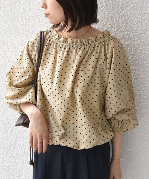 SHIPS Colors(シップス カラーズ)の「SHIPS Colors:〈洗濯機可能〉サッカー ドット 2WAY ブラウス◇(シャツ/ブラウス・レディース・ブラック/ブラウン/ベージュ・ONE SIZE)」の11枚目の写真
