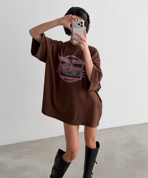 ipugo(イプゴ)の「ipugo/イプゴ ヴィンテージ風グラフィックTシャツ 2026秋物 秋服 2026年秋冬(Tシャツ/カットソー・レディース・ブラウン/グレー/ホワイト・FREE)」の9枚目の写真