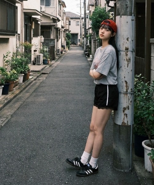 ipugo(イプゴ)の「ipugo/イプゴ ヴィンテージ風グラフィックTシャツ 2026秋物 秋服 2026年秋冬(Tシャツ/カットソー・レディース・ブラウン/グレー/ホワイト・FREE)」の22枚目の写真
