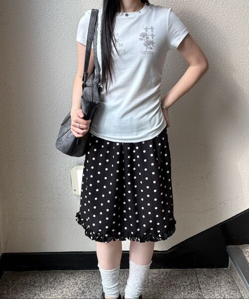 THE GREEN LAB（ザグリーンラボ）の「ROSE スタッズグラフィックシャーリング半袖Tシャツ[ホワイト]（Tシャツ/カットソー・レディース・その他・FREE）」の10枚目の写真