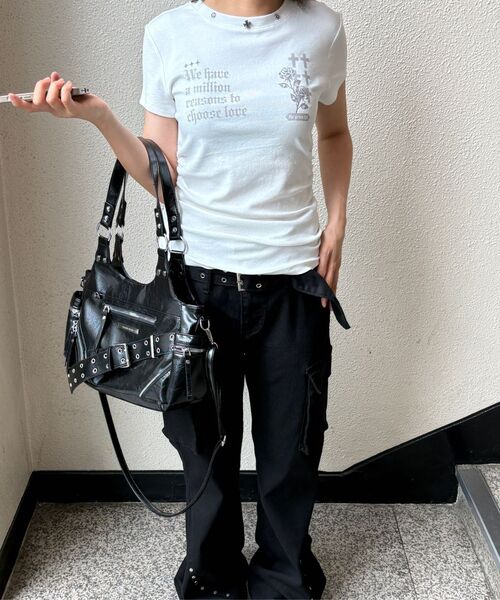 THE GREEN LAB（ザグリーンラボ）の「ROSE スタッズグラフィックシャーリング半袖Tシャツ[ホワイト]（Tシャツ/カットソー・レディース・その他・FREE）」の13枚目の写真