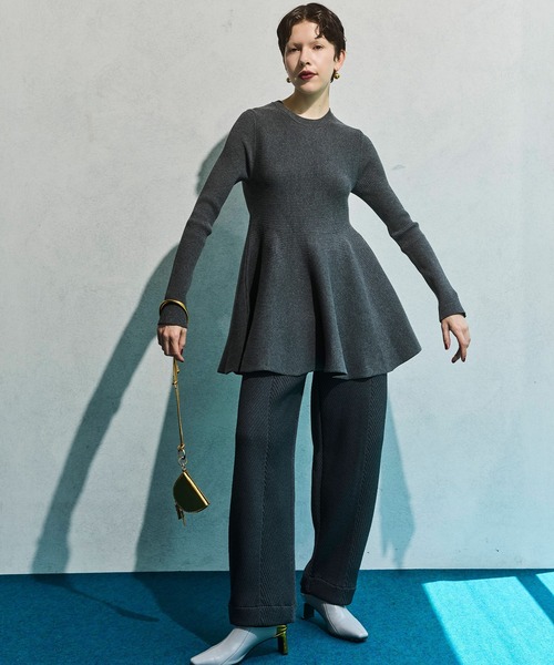 OMMO(オーエムエムオー)の「FLARE RIB KNIT TOP(ニット/セーター・レディース・グリーン/ブラック/グレー/ホワイト・F)」の18枚目の写真