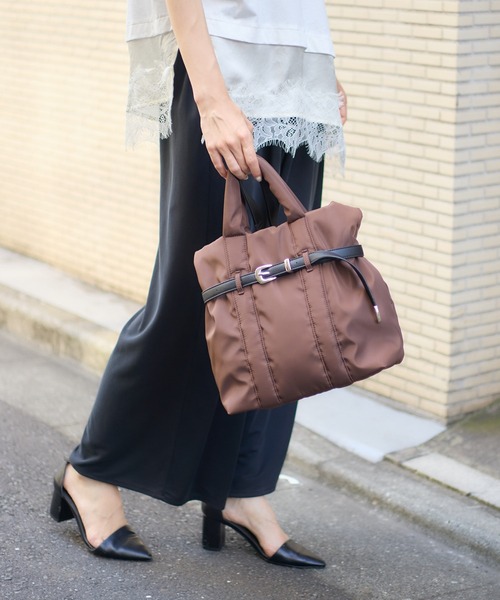 KATHARINE ROSS(キャサリンロス)の「コンチョベルト付き2WAYパフィートートバッグ WEB限定(トートバッグ・レディース・ブラック/ダークブラウン/カーキ・FREE)」の14枚目の写真