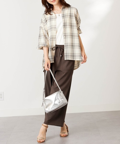 BELLUNA PLUS（ベルーナ）の「シアージョーゼット素材チェック柄シャツ（シャツ/ブラウス・レディース・アイボリー系/ベージュ系・LARGE/MEDIUM/X-LARGE）」の20枚目の写真