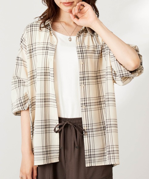 BELLUNA PLUS（ベルーナ）の「シアージョーゼット素材チェック柄シャツ（シャツ/ブラウス・レディース・アイボリー系/ベージュ系・LARGE/MEDIUM/X-LARGE）」の13枚目の写真