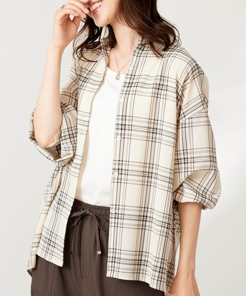 BELLUNA PLUS（ベルーナ）の「シアージョーゼット素材チェック柄シャツ（シャツ/ブラウス・レディース・アイボリー系/ベージュ系・LARGE/MEDIUM/X-LARGE）」の14枚目の写真