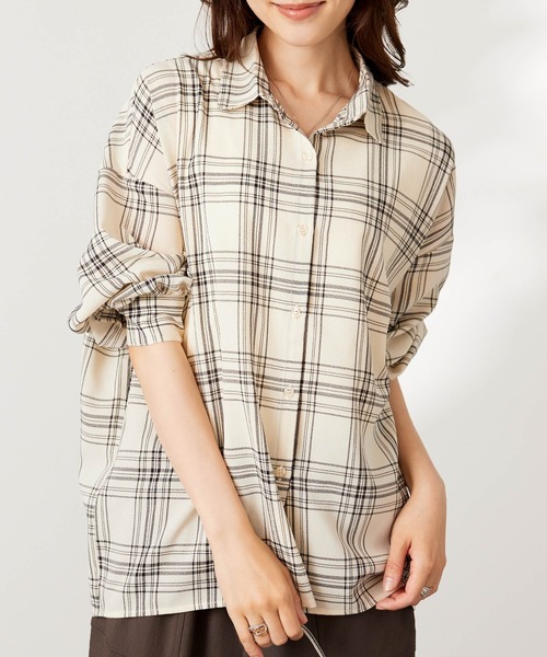 BELLUNA PLUS（ベルーナ）の「シアージョーゼット素材チェック柄シャツ（シャツ/ブラウス・レディース・アイボリー系/ベージュ系・LARGE/MEDIUM/X-LARGE）」の15枚目の写真