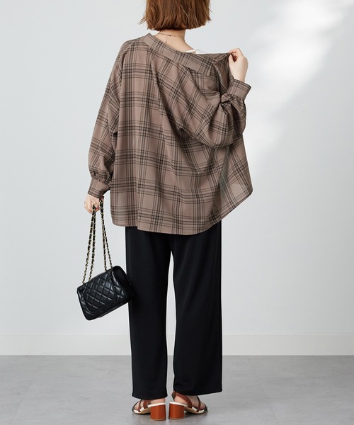 BELLUNA PLUS（ベルーナ）の「シアージョーゼット素材チェック柄シャツ（シャツ/ブラウス・レディース・アイボリー系/ベージュ系・LARGE/MEDIUM/X-LARGE）」の11枚目の写真